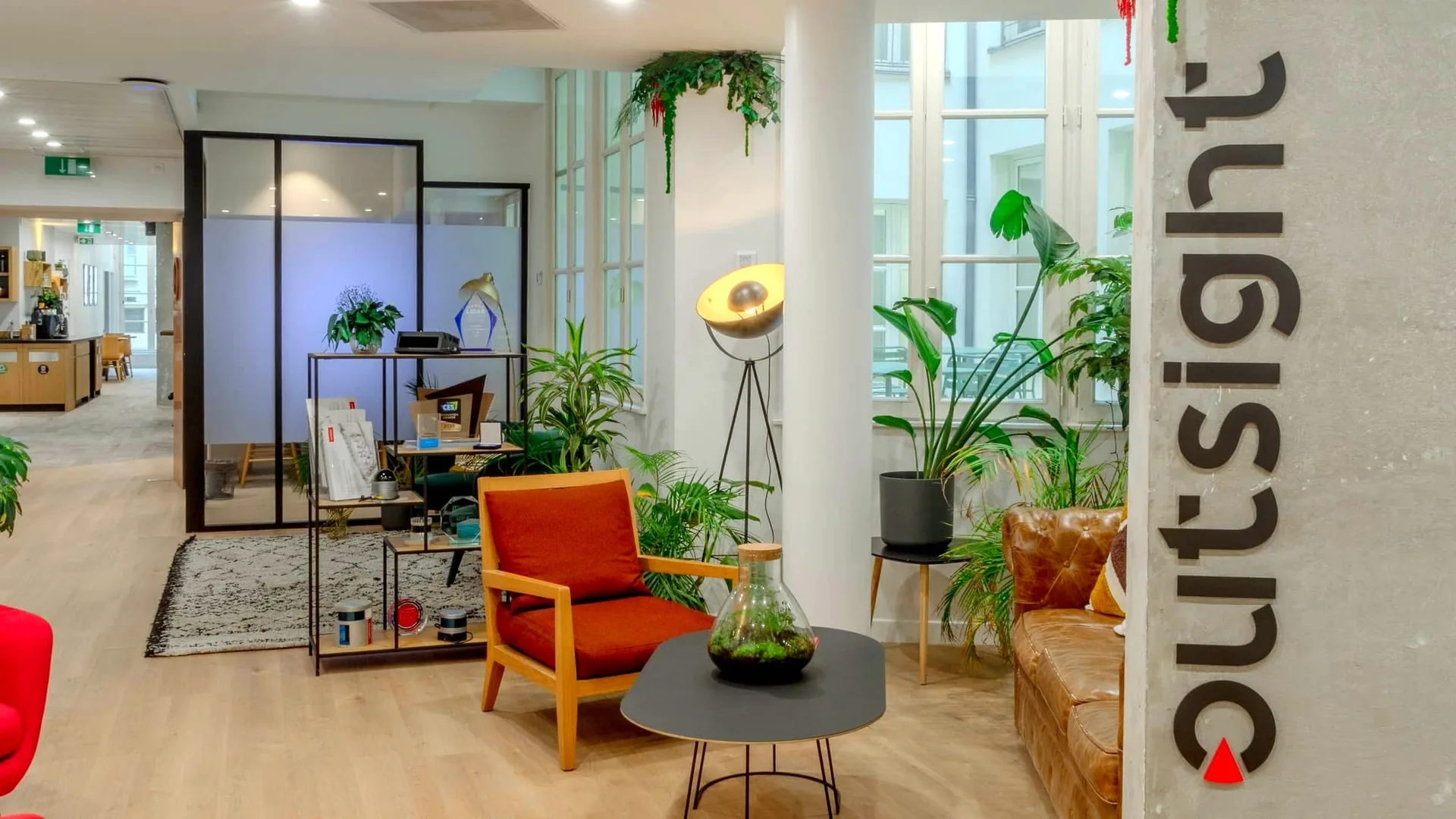 Outsight's Paris office entrance at 140 bis rue de Rennes